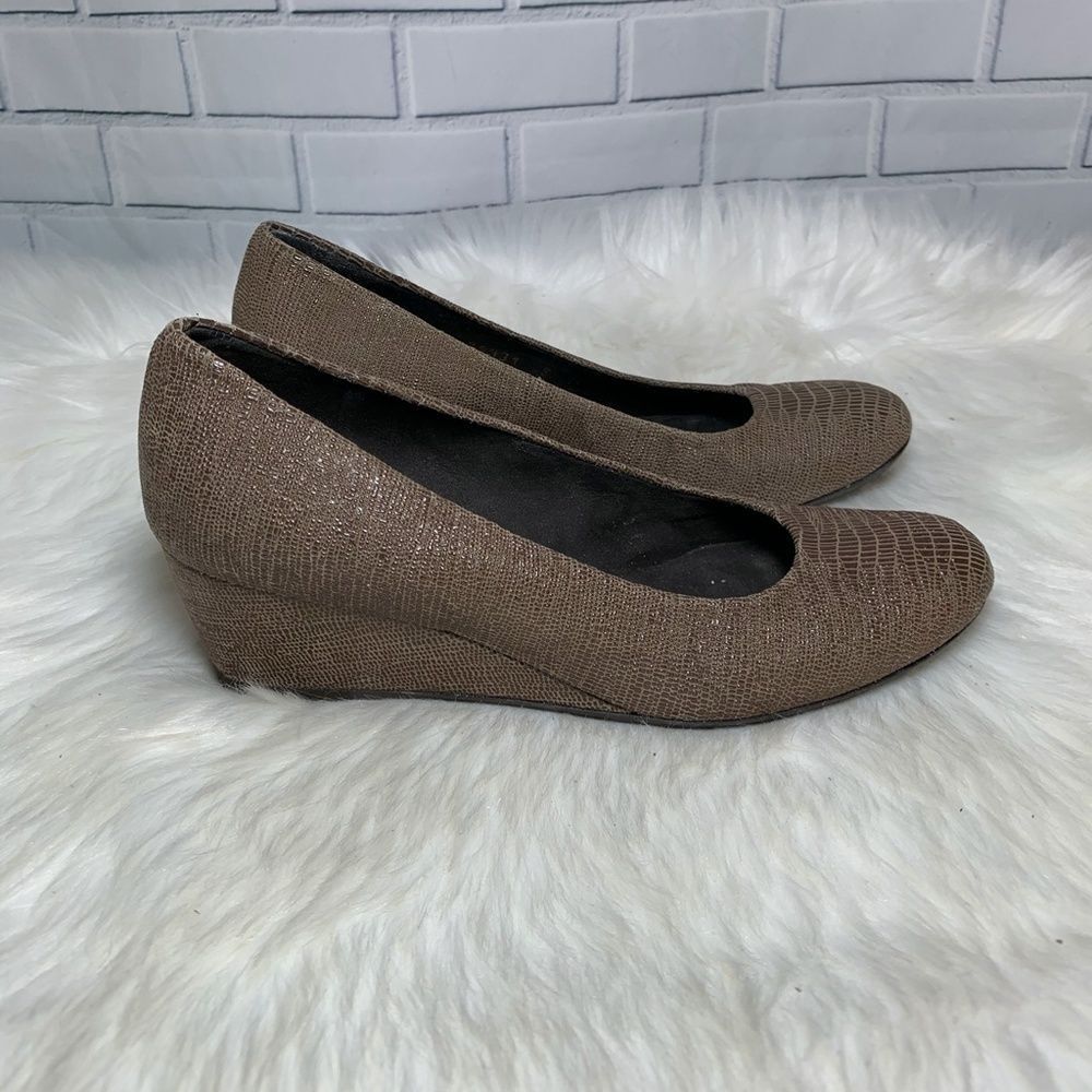 Stuart‎ Weitzman Sojourn Brown Snakeskin Wedge Sz 5 - Picture 3 of 6
